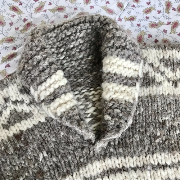 Vintage cowichan wool sweater size S/M - Picture 6 of 10